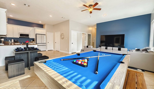 Modern 3 Bedroom with Tons of Games, Pool Table, Ping Pong, 85" TV, BBQ, & More