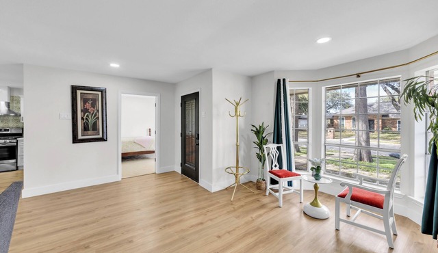 Modern 4BR Home 8 Beds 10 Guests Family Stay