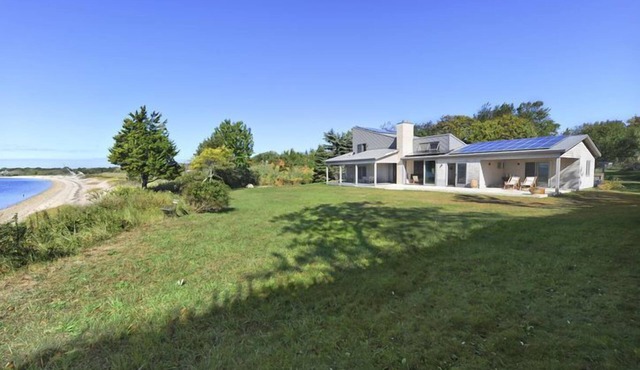 Modern and Efficient Beachfront Paradise in Commack