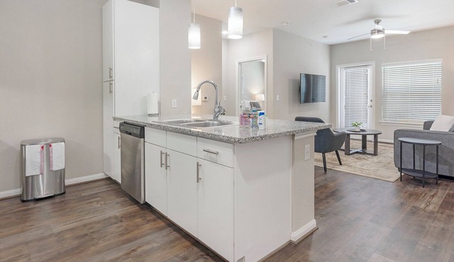 Modern Apartment in Prime Location (ID7293)