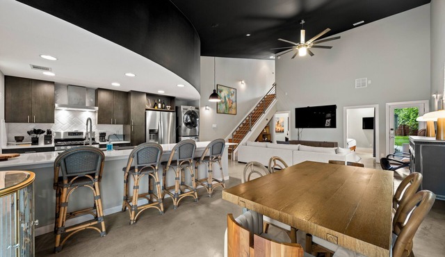 Modern Austin Retreat 3BR + 2.5BA Near Downtown