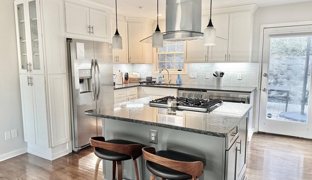 Modern & Charming 2-bedroom Home Minutes from Downtown! in Cincinnati