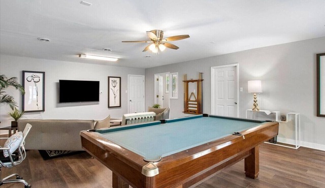 Modern Comforts, Classic Charm: Neighborhood Gem in Richmond