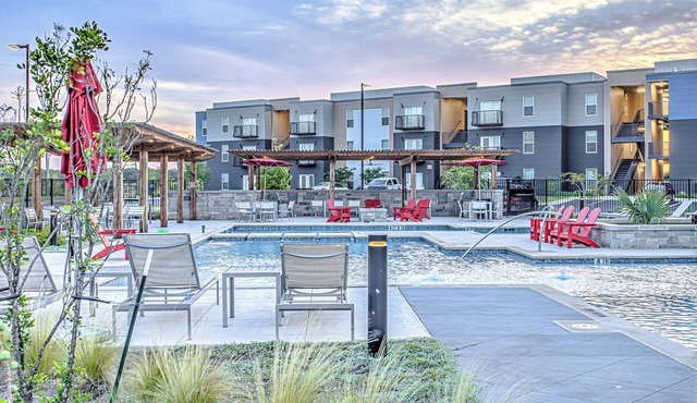 Modern Escape: Brand New & Resort-Style Amenities like Pool and Golf Sim