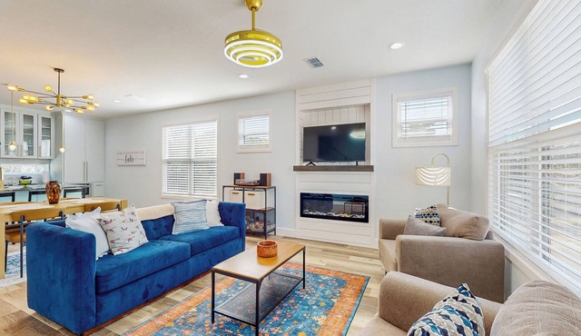 Modern Living in Texas! Home 2 Blocks to Lake LBJ
