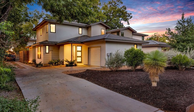 Modern Luxury House: East Austin