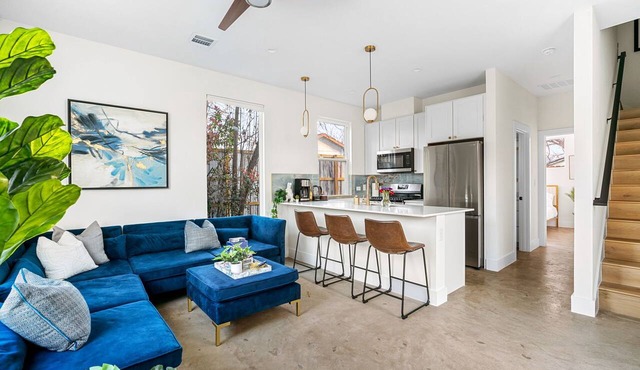 Modern Retreat · Fire Pit · WiFi + TV· Private Patio