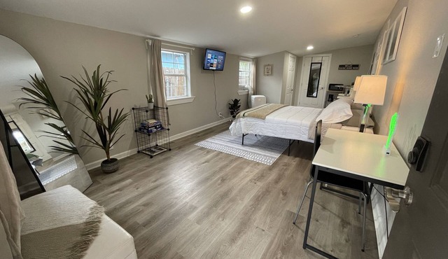 Modern Spacious Suite in Central SA/10 min to Downtown! RiverWalk! The Alamo!