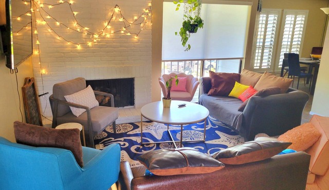 Momo's cozy home 2BR/2BA with pool