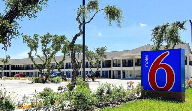 Motel 6 Rockport, TX