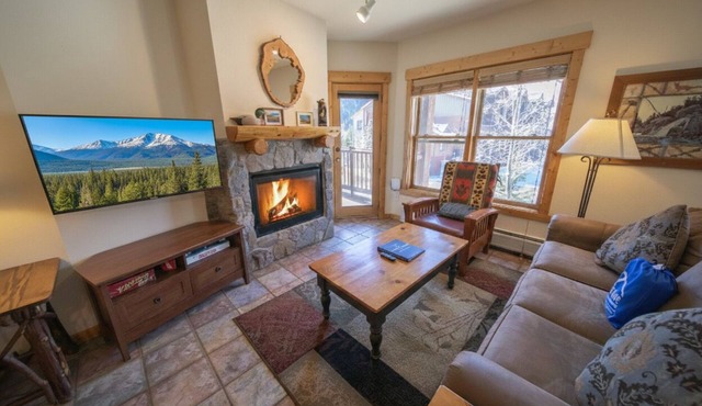 Mountain Escape | Balcony, Bike Path & Views in Keystone