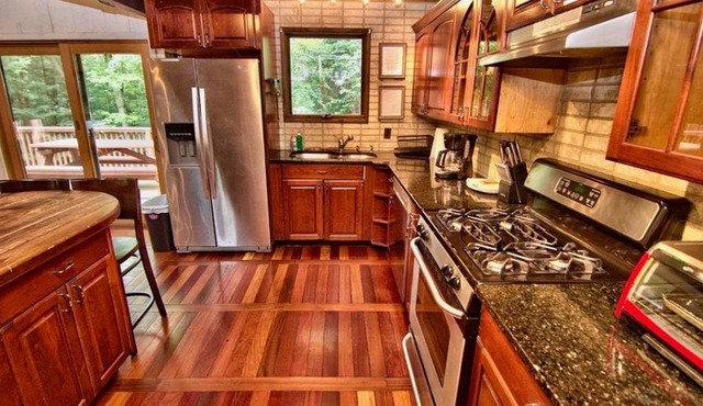 Mt. Maplewood Split Lodge in Pocono Summit