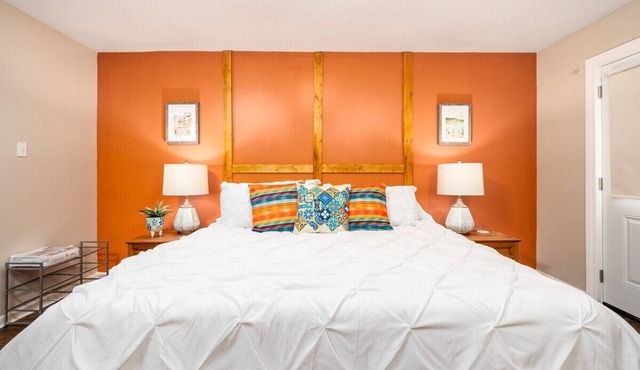 Near Rapides Med 🏥 |King Bed 🛏| 55" TVs🖥