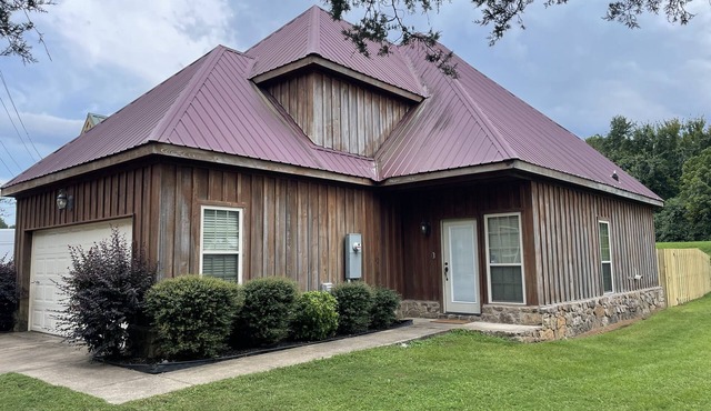 “NearDa” House is perfect for your next outdoor adventure in Heber Springs, AR.