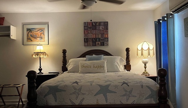 Nestle Inn-centrally located-walk to historic town Square-Big Rocks park & more
