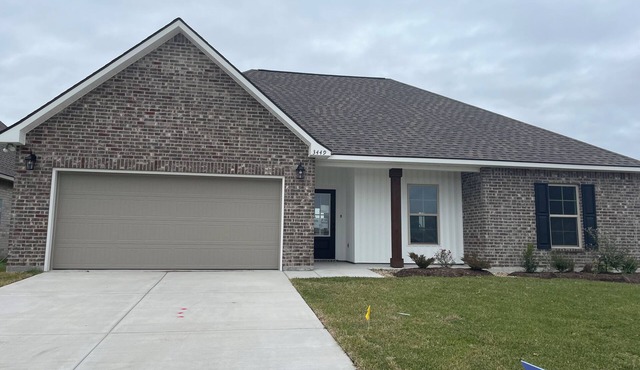New 3-bedroom house in awesome Lake Charles with large backyard and comfort.