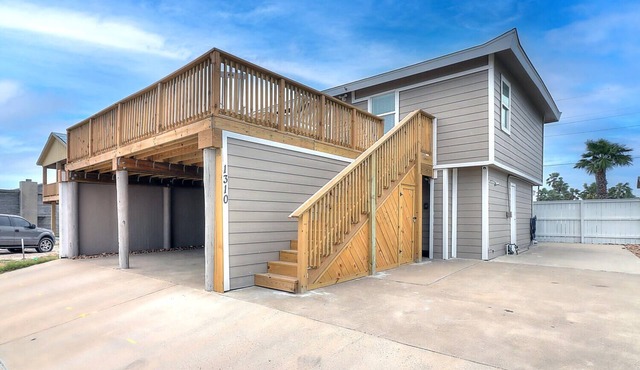 New Coastal Container Home! Close to the beach, private pool!