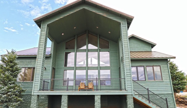 New Listing! Luxury cliff-side retreat. Isolated & Serene with EPIC views. in Show Low