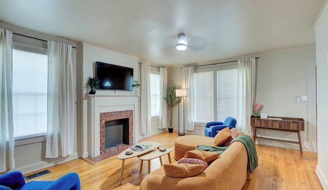 New owner special! Cute, clean, and comfy Highland charmer.