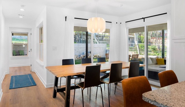 NEW! Private Backyard ~ 3 Mins to DT ~ Steps to SoCo ~ Grill, Coffee, Outdoor TV