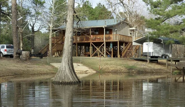 NEW WATER FRONT cabin on North Caddo Lake- private boat launch, dock, much more!