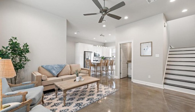 NEW Youngsville Escape KING Beds Cajun Luxury WiFi