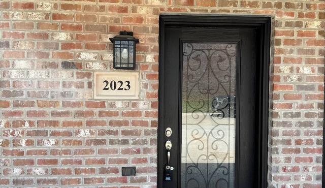 Nice 2-bedroom condo with comfort & amenities all in one. 2023
