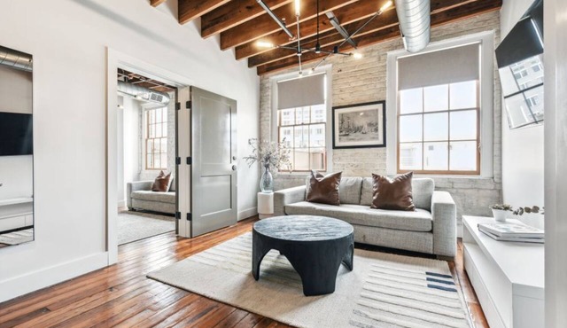 NOLA Chic: Explore Bourbon Street from Your 4BR Condo