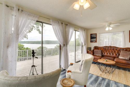 Norfork Lake Views: Home w/Deck in Henderson