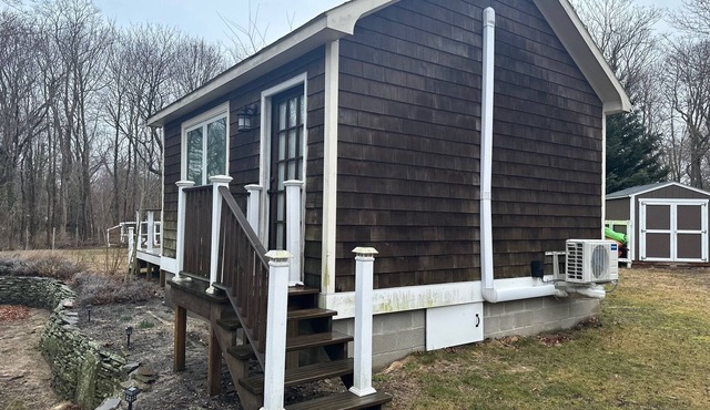Northfork Ranch Style Cottage walking distance to beach & Wineries in Riverhead