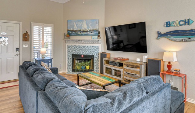 Ocean-View Beach House in Galveston, Dogs Welcome!
