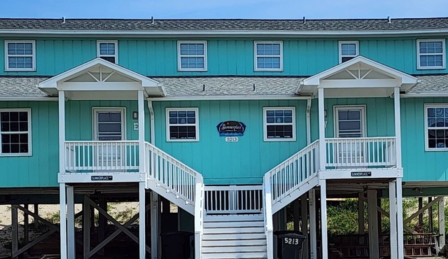 OCEANFRONT HALF DUPLEX SLEEPS 9 w 4 BDRMS, 3 ARE OCEANVIEW! BEST PART OF E ISLE! in Emerald Isle