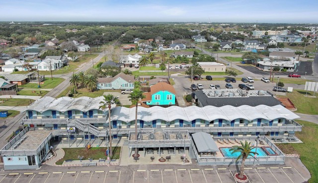 Oceanview Penthouse King room in perfect location