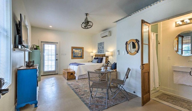 Old Town Getaway, Walk to Shopping, Dining & Bay!