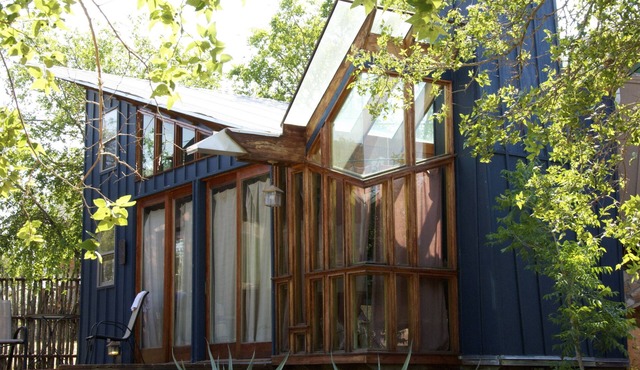One-of-a-Kind Lakefront Escape: Massage, Winery, Kayaks, SUPs, Krause Springs!