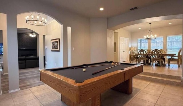Outdoor Oasis: 5 Beds, 3 Baths with Pool Table & Large Patio in Stone Oak