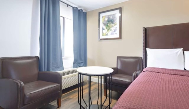 OYO Value: 2 Full Beds Non-Smoking, Great Location.