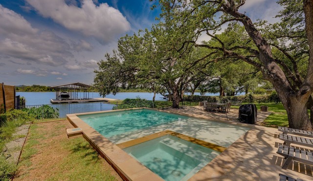 Packsaddle Point! Luxury Lakefront w/Pool+Guest House