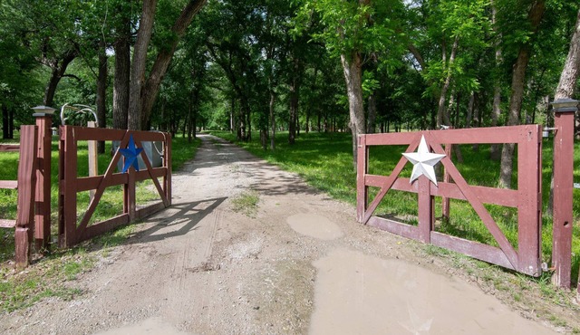 Paradise on the Brazos River - 3 Bedroom House on The River in Weatherford