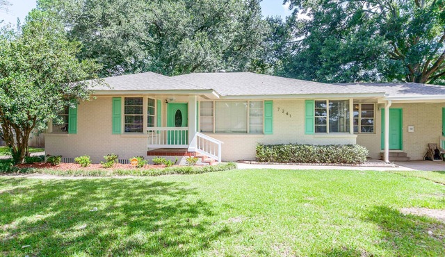 Paris In Mid-City BR -Entire Home & Attached Suite