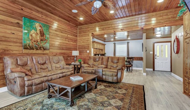 Parkway Main House · Peaceful and Relaxing Oasis within the City