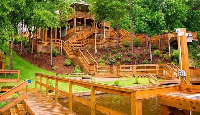 "Pat's Place" An incredible lakefront home with kayaks and decks galore.