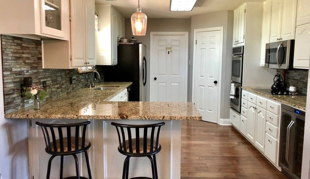 Peace and quiet in this large, beautiful, country retreat with a private pool!