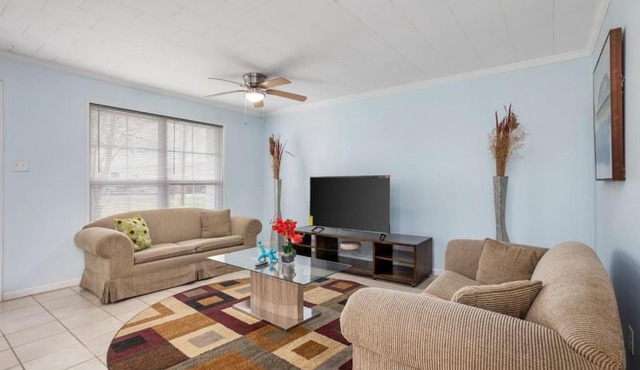 Peaceful apartment in Iowa, LA