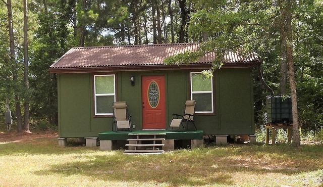 Peaceful cabin in the National Forest