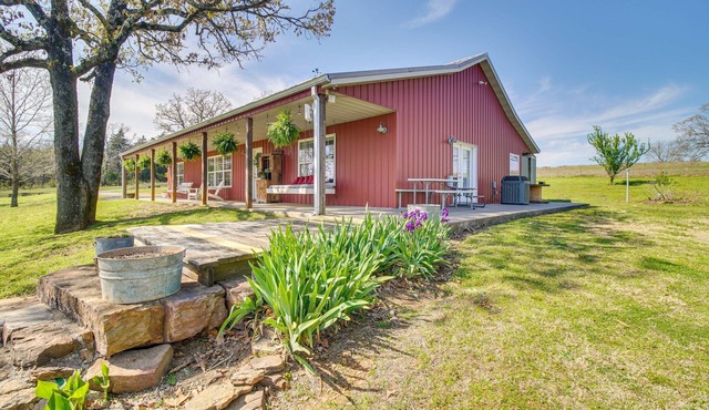Peaceful Cameron Getaway ~ 5 Mi to Poteau!