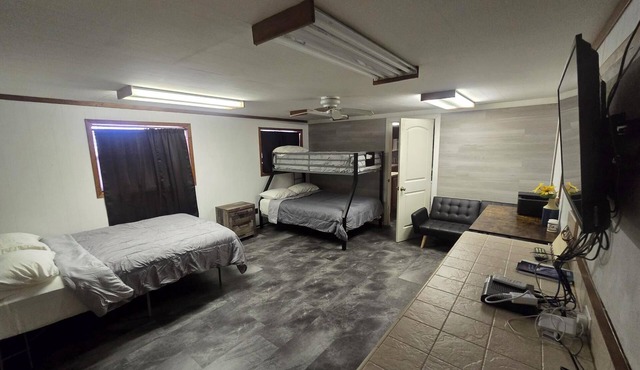 Peaceful hotel suites with AC in Golden Meadow