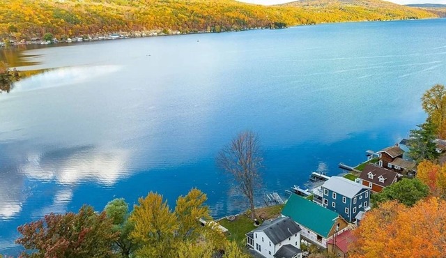 Peaceful lake front home with amazing views. in Middlesex