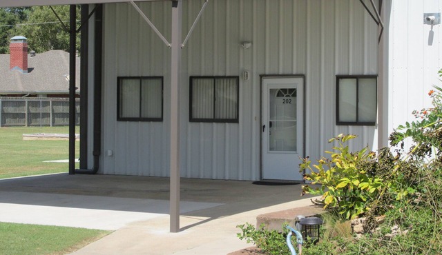 Peaceful Retreat Apartment with carport in city limits