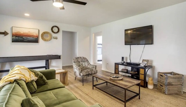 Perfect for Nurses or Vacation. 1.3 miles from the new Fort Bend Epicenter!!